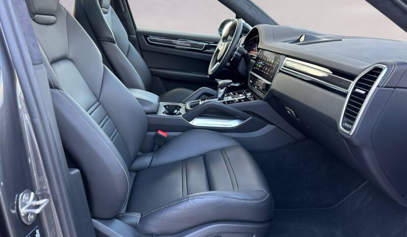 
								PORSCHE CAYENNE TURBO S  4.0 V8 HYBRID 680 TURBO S full									