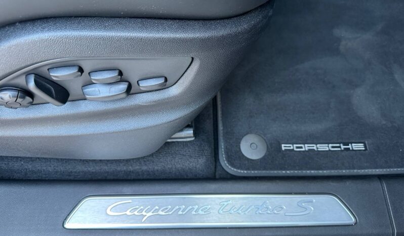 
								PORSCHE CAYENNE TURBO S  4.0 V8 HYBRID 680 TURBO S full									