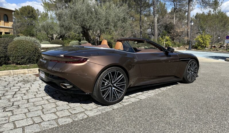 
								ASTON MARTIN DB12 VOLANTE DB 12 volante full									