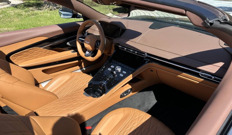 
								ASTON MARTIN DB12 VOLANTE DB 12 volante full									