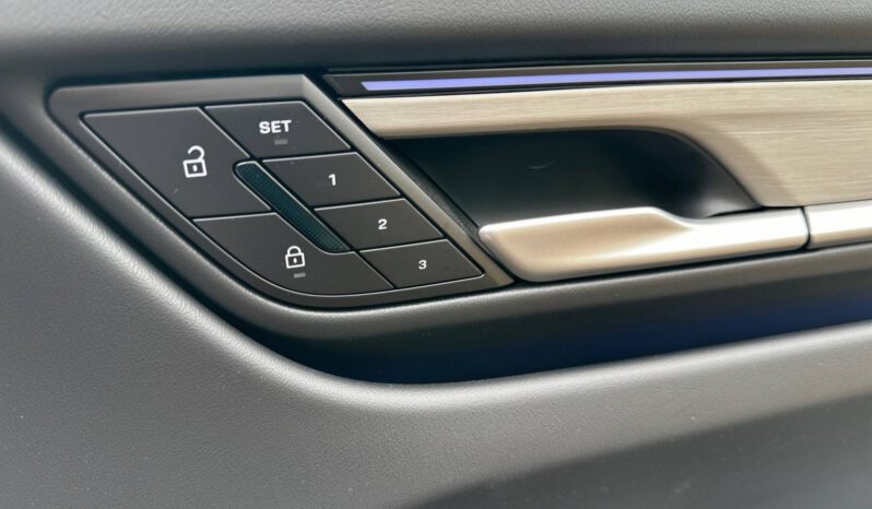 
								E MACAN MACAN 4 ELECTRIQUE full									