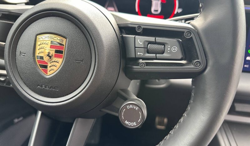 
								E MACAN MACAN 4 ELECTRIQUE full									