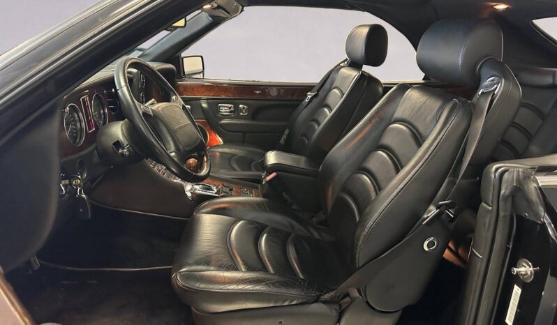 
								BENTLEY AZUR MULLINER V8 457ch MULLINER full									