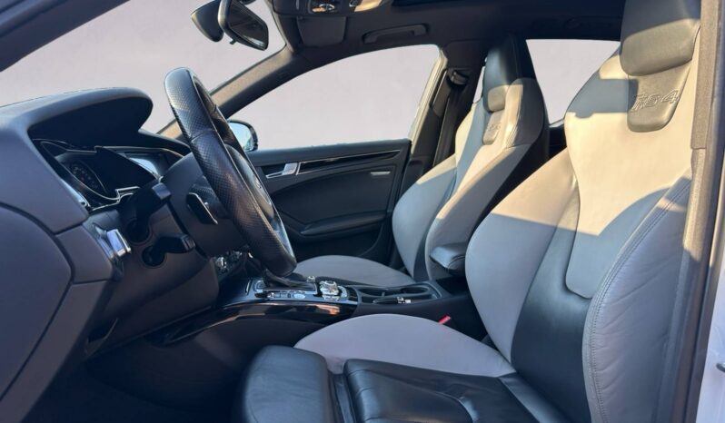 
								Audi Rs4 RS4 AVANT V8 4.2L full									