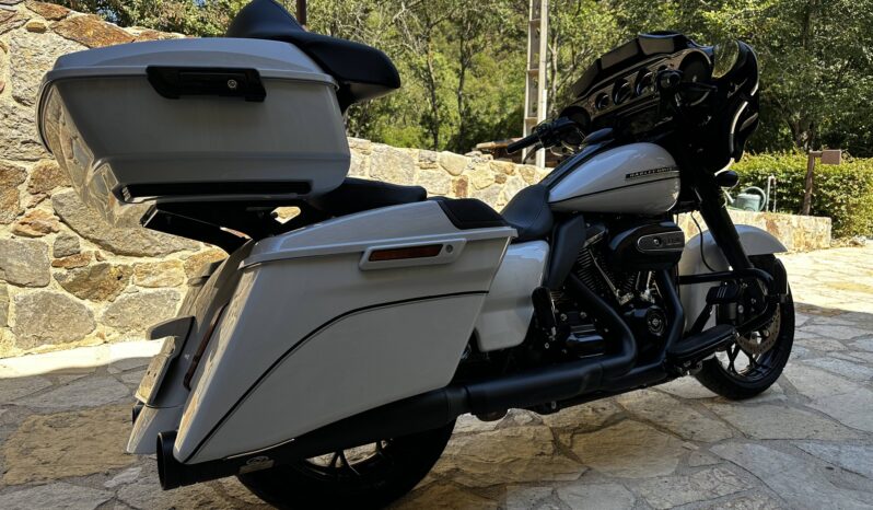 
								Harley-Davidson Cvo Street Glide SPECIAL full									