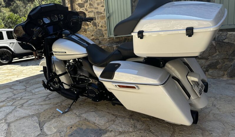
								Harley-Davidson Cvo Street Glide SPECIAL full									