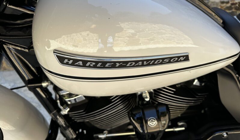 
								Harley-Davidson Cvo Street Glide SPECIAL full									