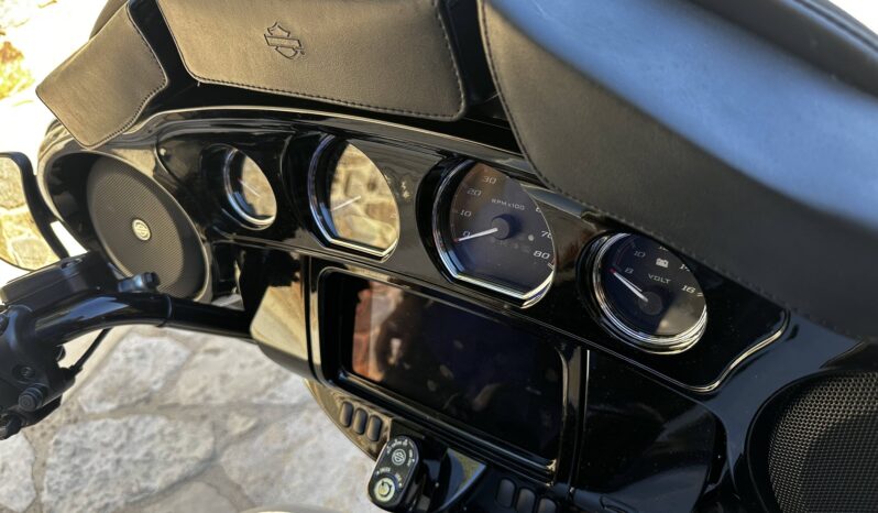 
								Harley-Davidson Cvo Street Glide SPECIAL full									