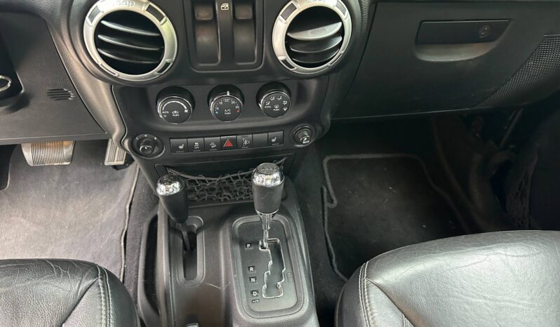 
								Jeep Wrangler  2.8 CRD 200 FAP Sahara BVA full									