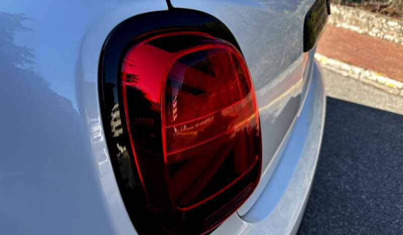 
								Mini Mini Cooper 136ch Edition Premium Plus BVA7 full									