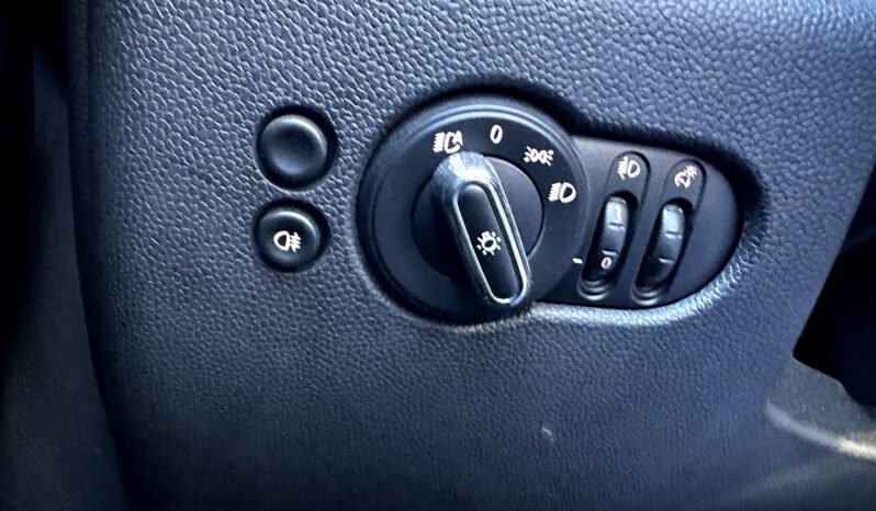 
								Mini Mini Cooper 136ch Edition Premium Plus BVA7 full									