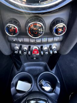 
										Mini Mini Cooper 136ch Edition Premium Plus BVA7 full									