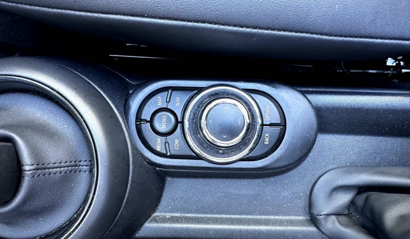 
								Mini Mini Cooper 136ch Edition Premium Plus BVA7 full									