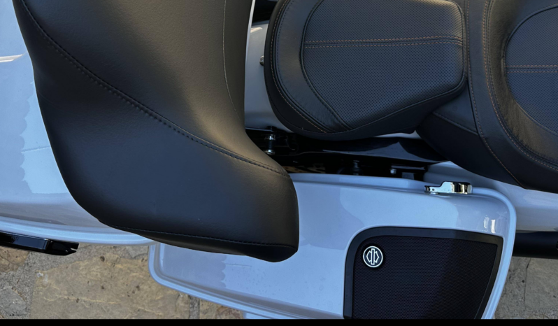 
								Harley-Davidson Cvo Street Glide SPECIAL full									