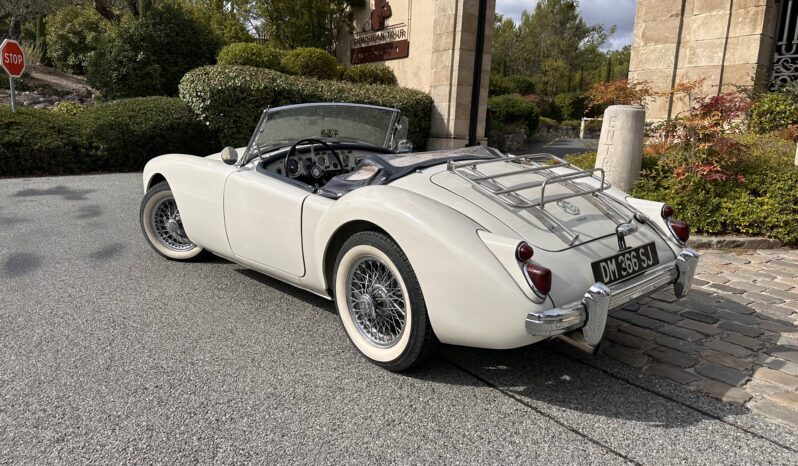 
								MGA 1600 MGA 1600 full									