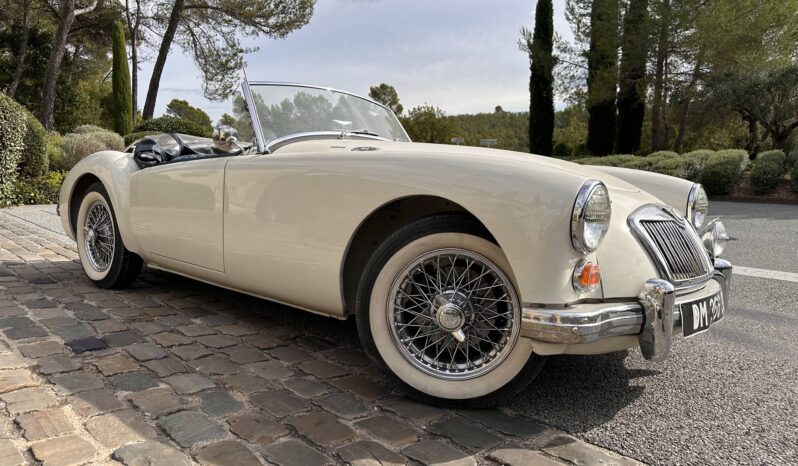 
								MGA 1600 MGA 1600 full									