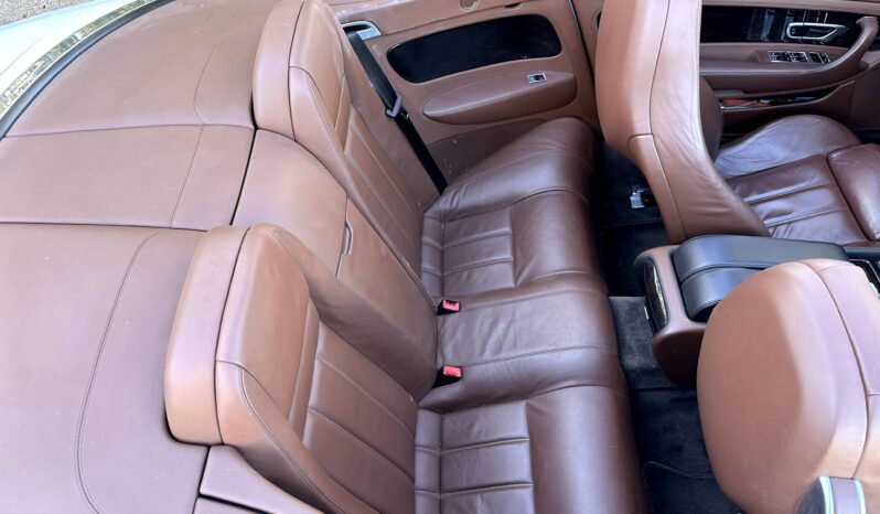 
								Bentley Continental GTC W12 6.0L 560 full									