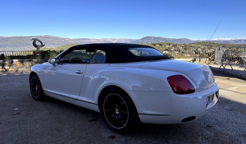 
								Bentley Continental GTC W12 6.0L 560 full									
