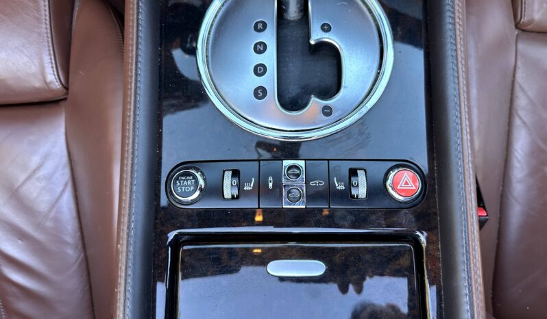 
								Bentley Continental GTC W12 6.0L 560 full									