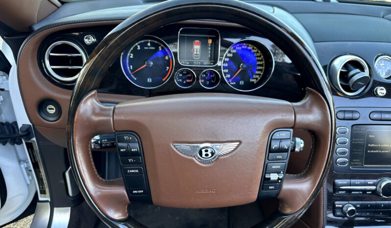 
								Bentley Continental GTC W12 6.0L 560 full									