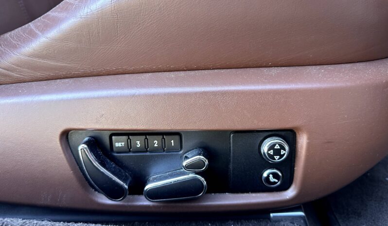 
								Bentley Continental GTC W12 6.0L 560 full									