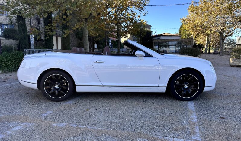 
								Bentley Continental GTC W12 6.0L 560 full									