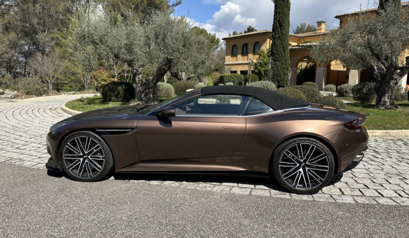 
								ASTON MARTIN DB12 VOLANTE DB 12 volante full									