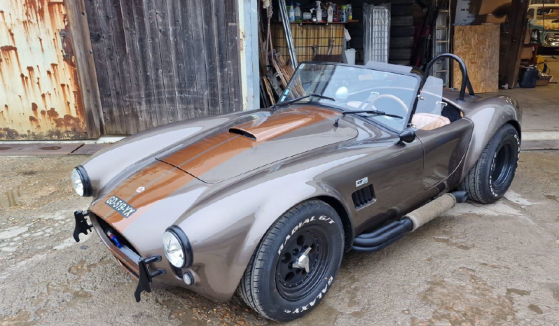 
								COBRA AC COBRA Ford 427 ci 7.7L full									