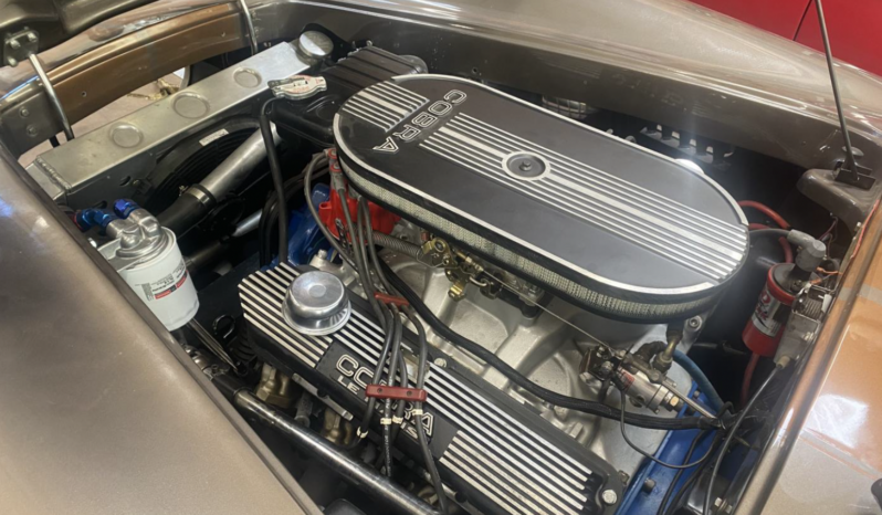 
								COBRA AC COBRA Ford 427 ci 7.7L full									