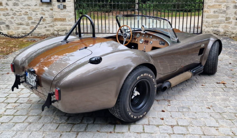 
								COBRA AC COBRA Ford 427 ci 7.7L full									