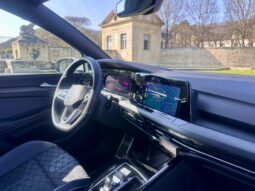 
										Volkswagen Golf 1.5 eTSI OPF 130ch R-Line DSG7 full									