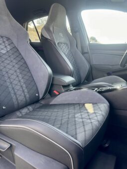 
										Volkswagen Golf 1.5 eTSI OPF 130ch R-Line DSG7 full									