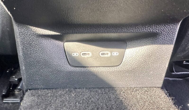 
								Volkswagen Golf 1.5 eTSI OPF 130ch R-Line DSG7 full									