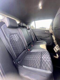 
										Volkswagen Golf 1.5 eTSI OPF 130ch R-Line DSG7 full									