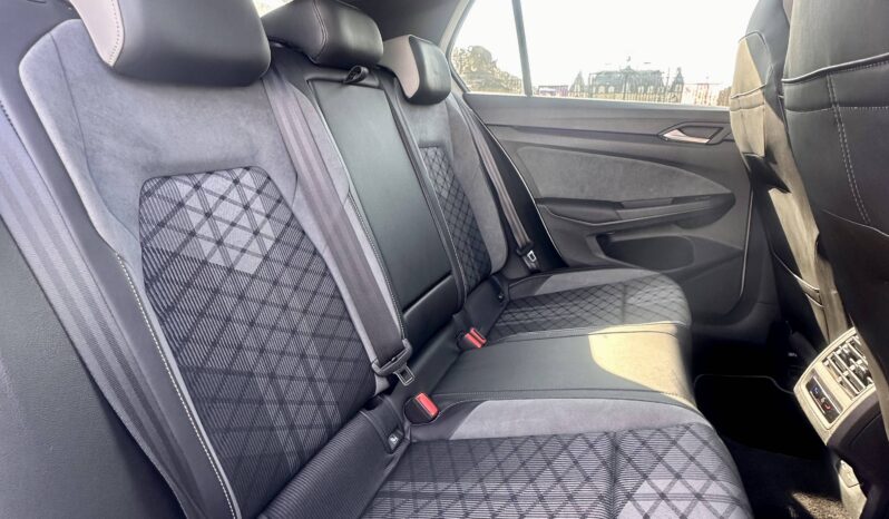 
								Volkswagen Golf 1.5 eTSI OPF 130ch R-Line DSG7 full									