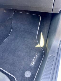 
										Volkswagen Golf 1.5 eTSI OPF 130ch R-Line DSG7 full									