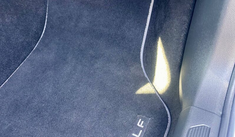 
								Volkswagen Golf 1.5 eTSI OPF 130ch R-Line DSG7 full									