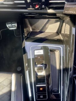 
										Volkswagen Golf 1.5 eTSI OPF 130ch R-Line DSG7 full									