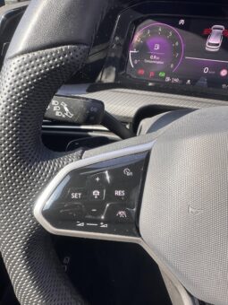 
										Volkswagen Golf 1.5 eTSI OPF 130ch R-Line DSG7 full									