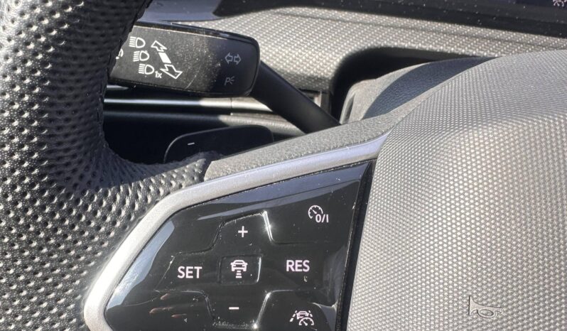 
								Volkswagen Golf 1.5 eTSI OPF 130ch R-Line DSG7 full									