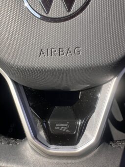 
										Volkswagen Golf 1.5 eTSI OPF 130ch R-Line DSG7 full									