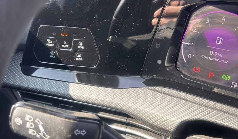 
								Volkswagen Golf 1.5 eTSI OPF 130ch R-Line DSG7 full									