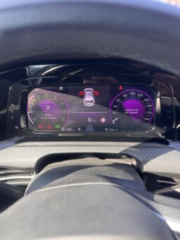 
										Volkswagen Golf 1.5 eTSI OPF 130ch R-Line DSG7 full									