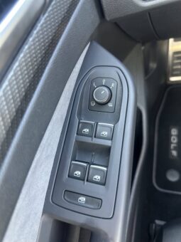 
										Volkswagen Golf 1.5 eTSI OPF 130ch R-Line DSG7 full									