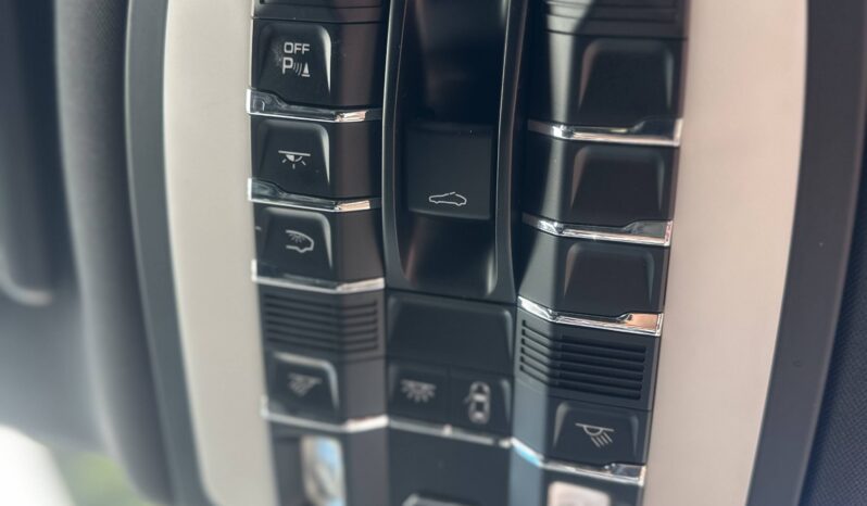 
								Porsche Macan  3.0 V6 360ch GTS PDK full									