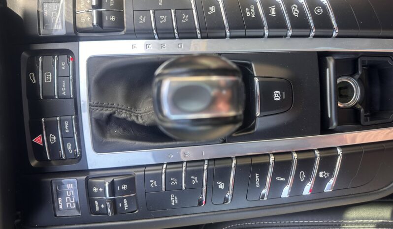 
								Porsche Macan  3.0 V6 360ch GTS PDK full									