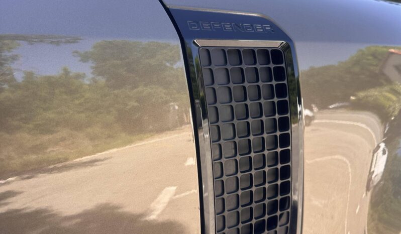 
								Land-Rover Defender 110 2.0 P300e X-Dynamic HSE full									