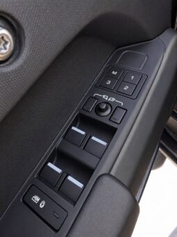 
										Land-Rover Defender 110 2.0 P300e X-Dynamic HSE full									