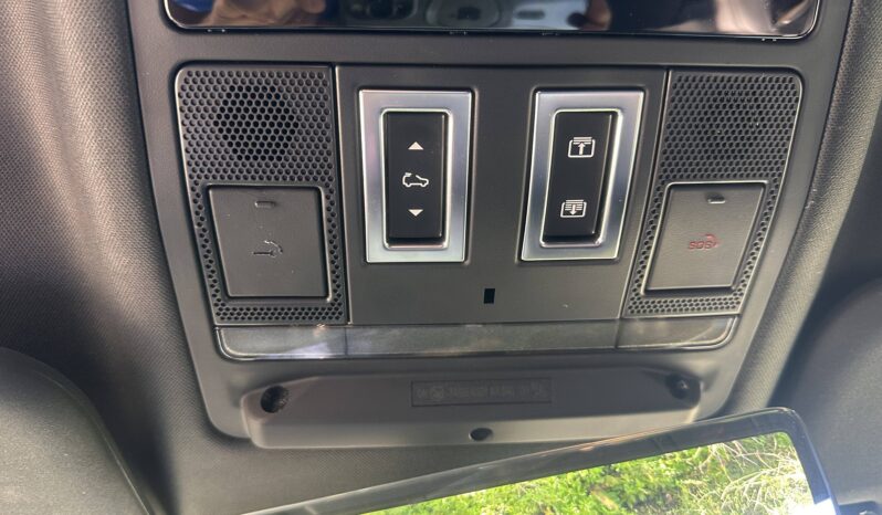 
								Land-Rover Defender 110 2.0 P300e X-Dynamic HSE full									